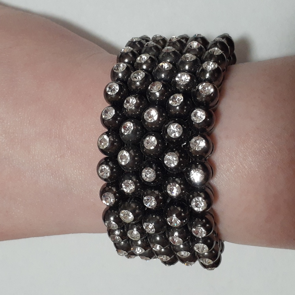Nine West stretch rhinestone bracelet